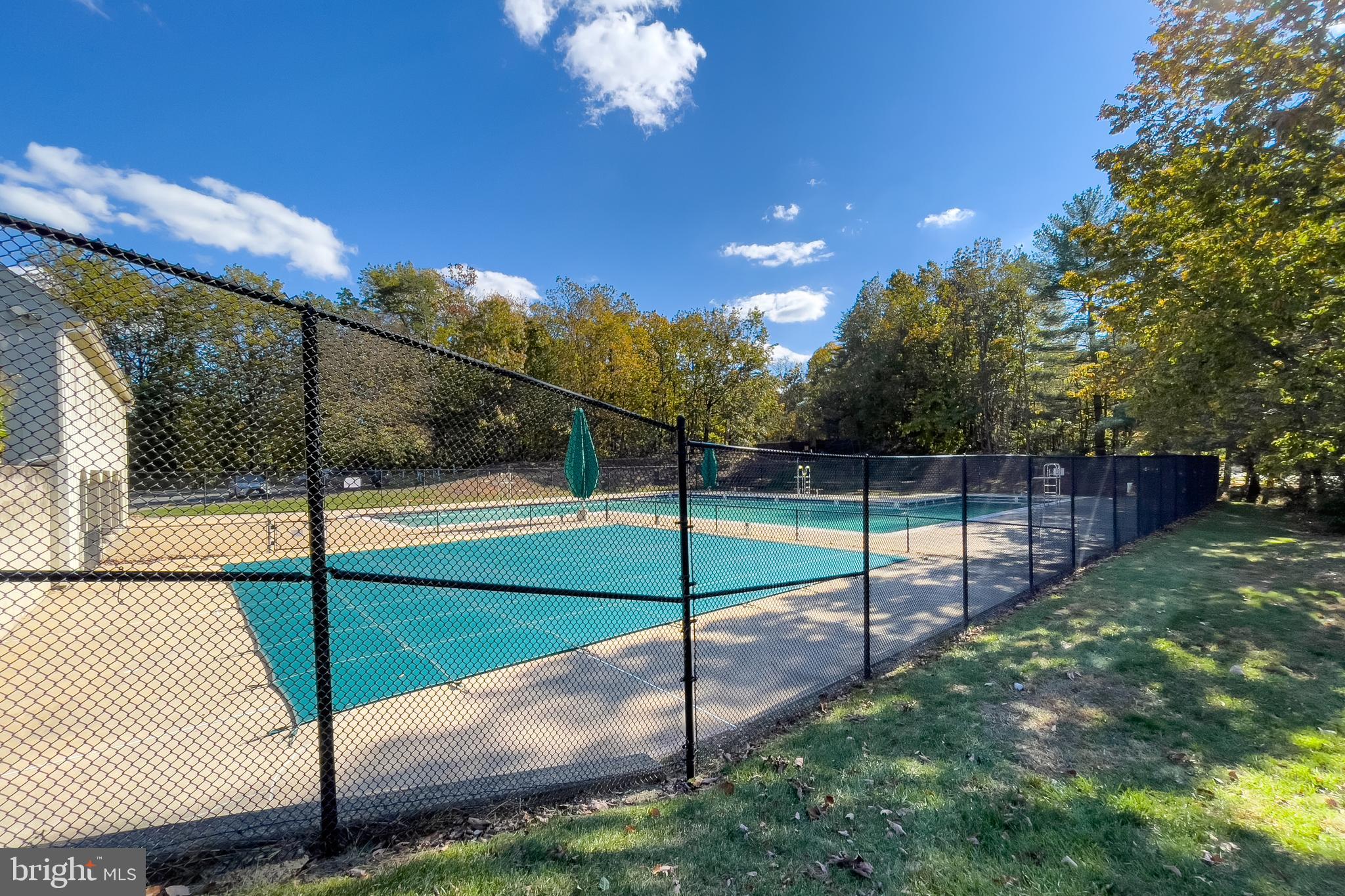 5902 Cove Landing Road, Unit 202 Burke, VA 22015 - Photo 50 of 52 a view of a backyard