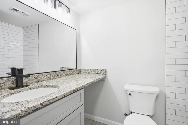 $394,888 | 5902 Cove Landing Road, Unit 202, Burke, VA 22015