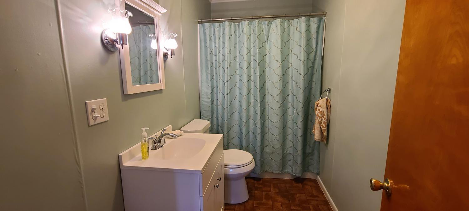 21585 State Line Road Lawrenceburg, IN 47025 - Photo 13 of 27