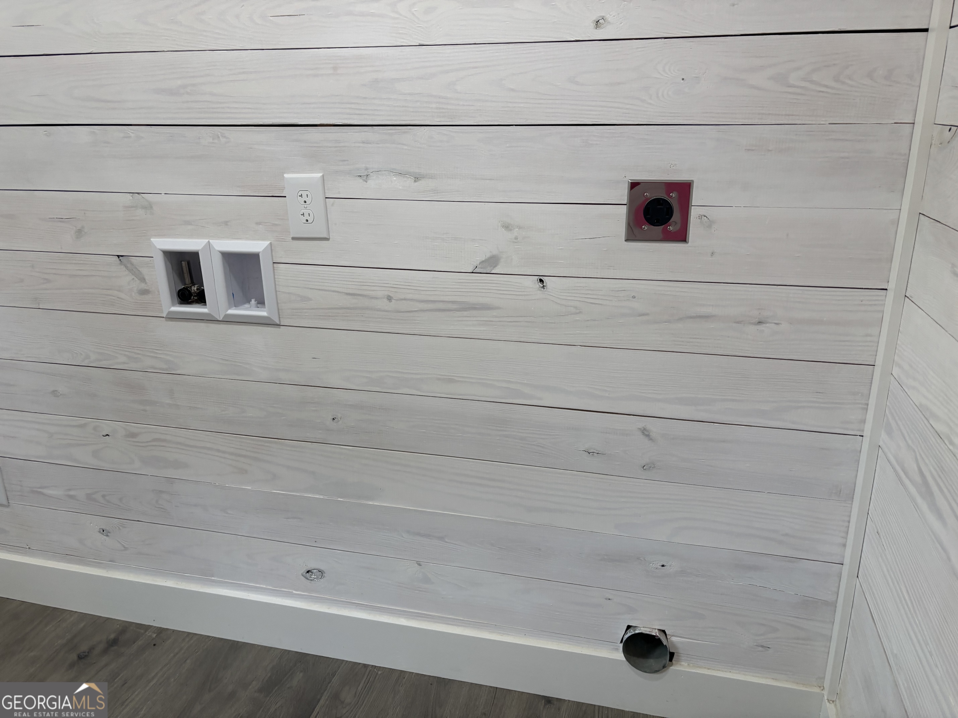 15 Alexander Street Rome, GA 30165 - Photo 6 of 19 a bathroom with a shower