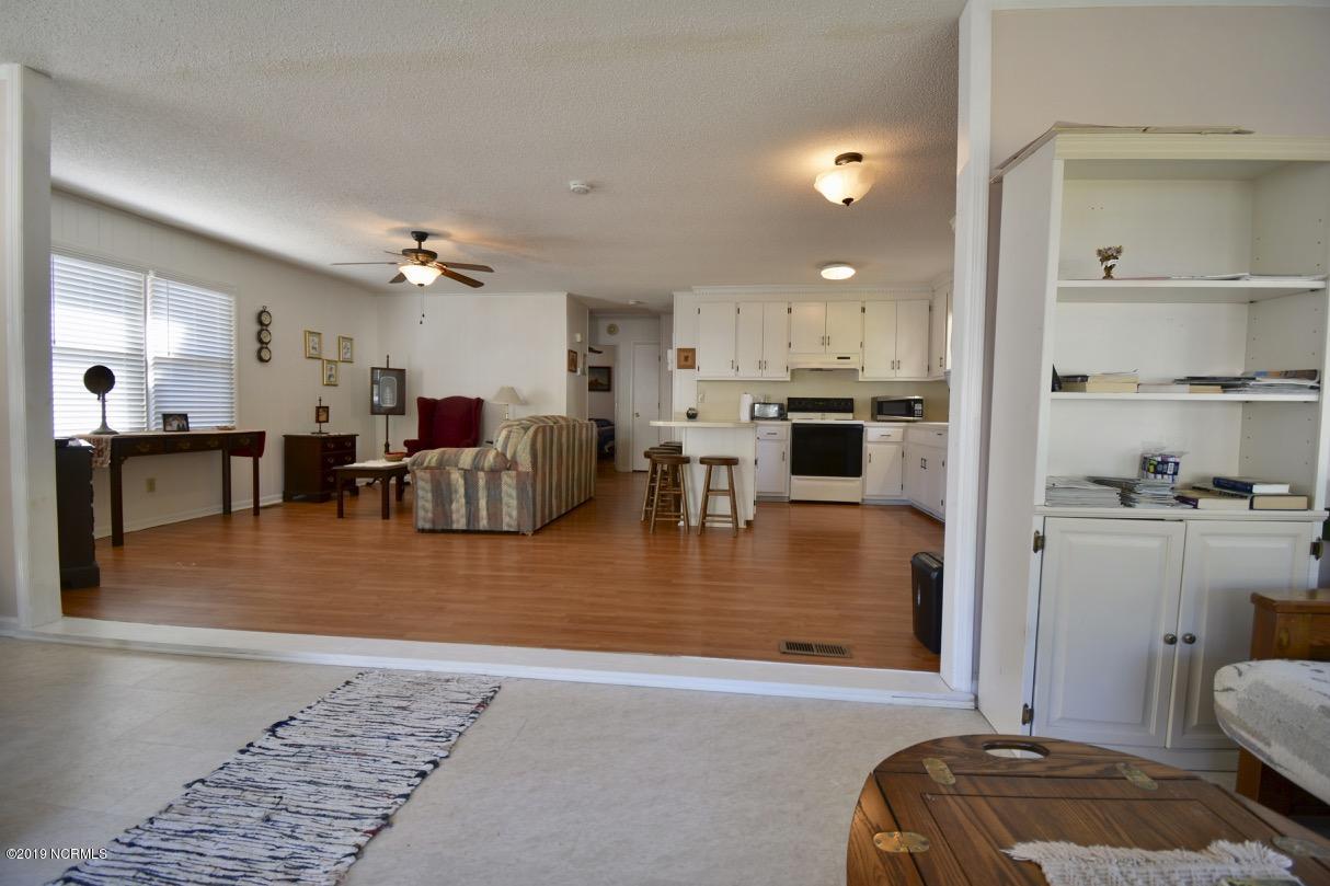 563 Roxboro Street Southeast Bolivia, NC 28422 - Photo 17 of 28 Living Room