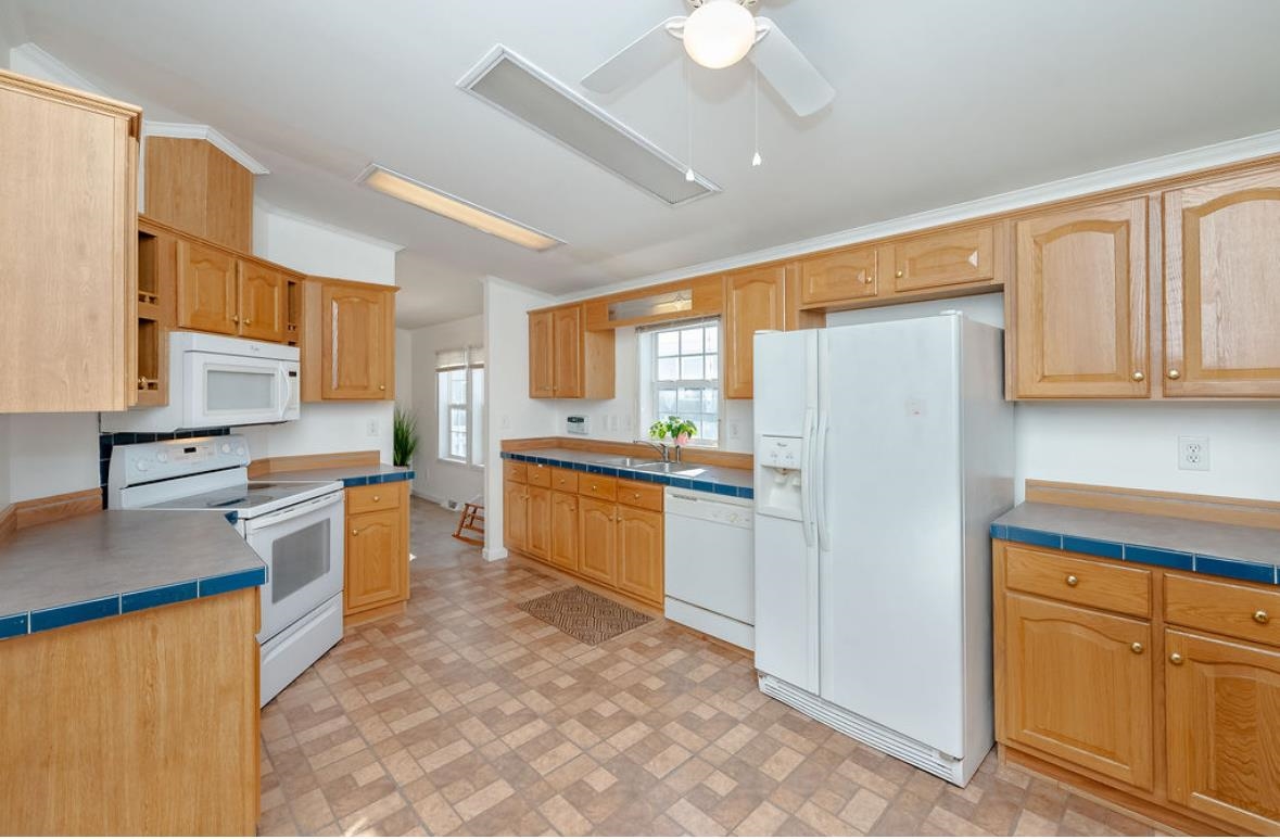 73 Eagle Drive Rochester, NH 03868 - Photo 16 of 41