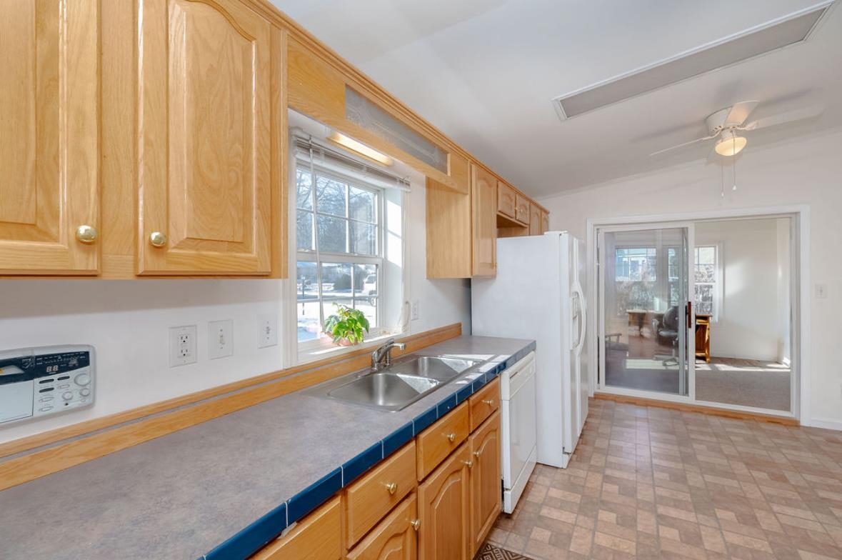 73 Eagle Drive Rochester, NH 03868 - Photo 18 of 41