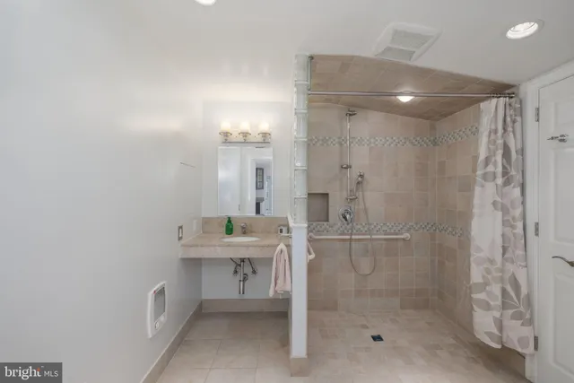 $3,500 | 6015 Good Lion Court, Alexandria, VA 22315