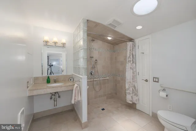 $3,500 | 6015 Good Lion Court, Alexandria, VA 22315