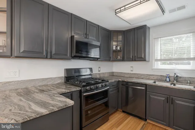 $3,500 | 6015 Good Lion Court, Alexandria, VA 22315