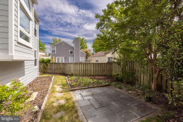 $3,500 | 6015 Good Lion Court, Alexandria, VA 22315