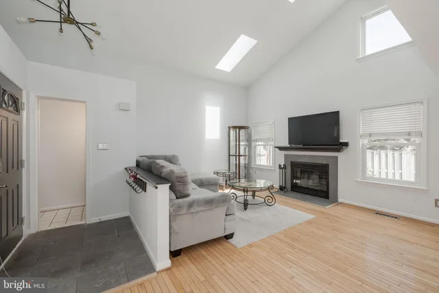 $3,500 | 6015 Good Lion Court, Alexandria, VA 22315