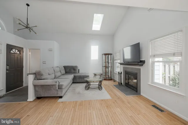 $3,500 | 6015 Good Lion Court, Alexandria, VA 22315