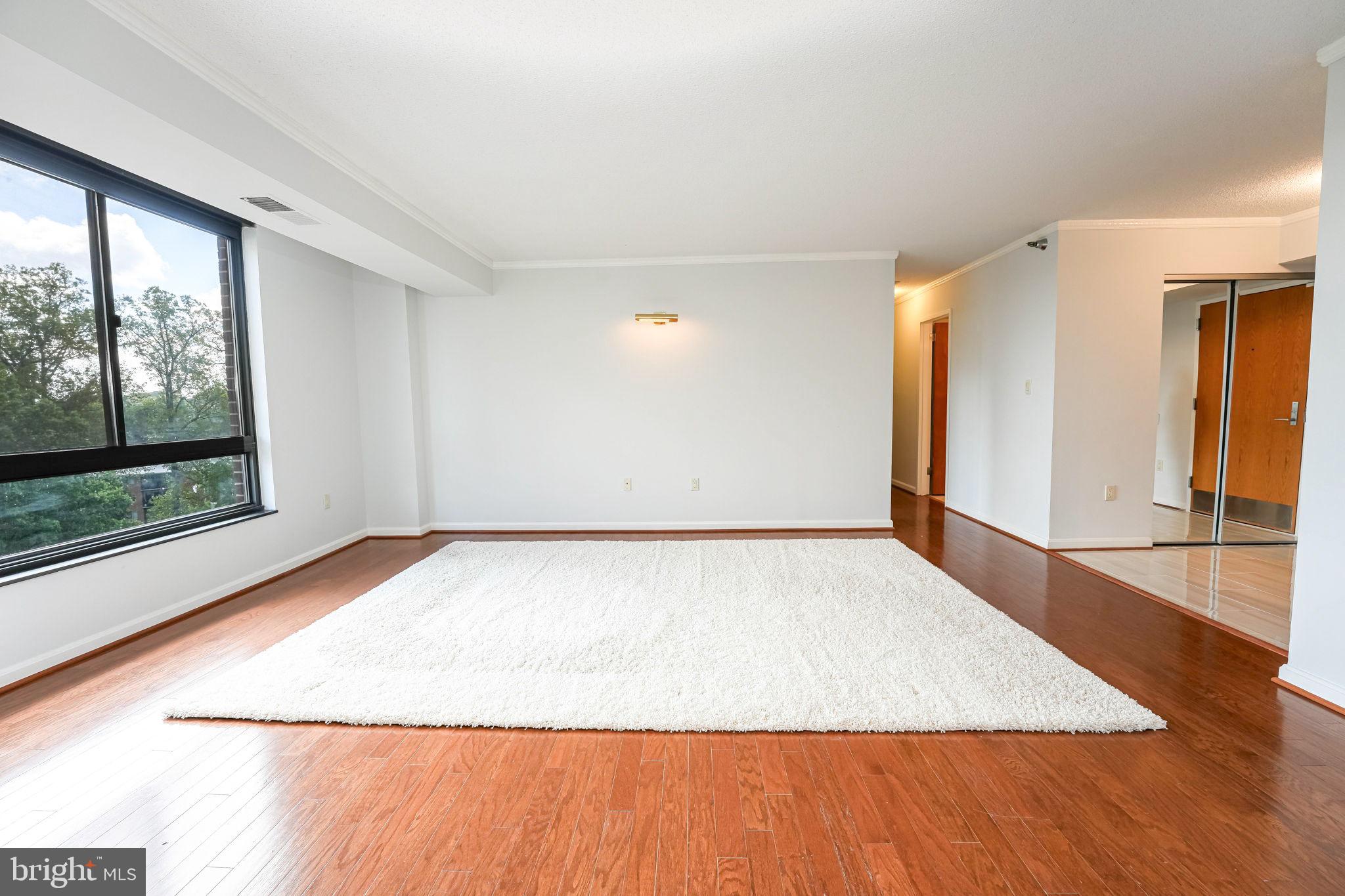 1808 Old Meadow Road, Unit 912 McLean, VA 22102 - Photo 13 of 33 Hardwood through-out