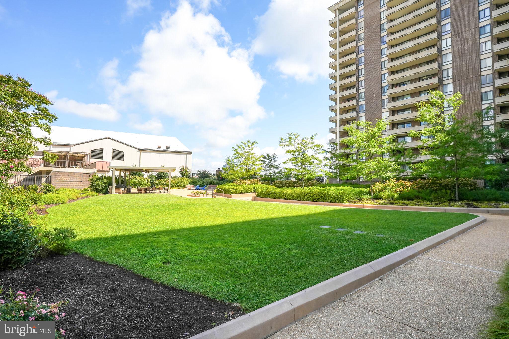 1808 Old Meadow Road, Unit 912 McLean, VA 22102 - Photo 27 of 33 Amenities
