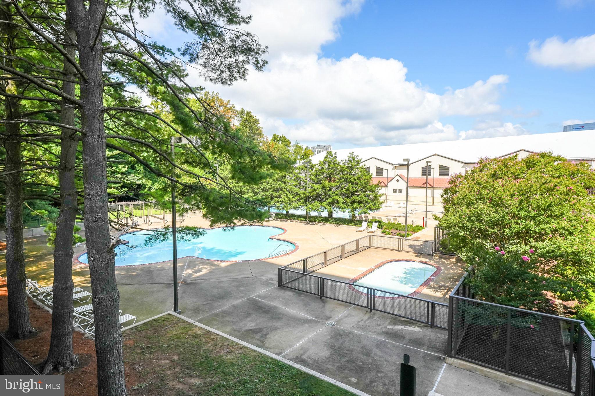 1808 Old Meadow Road, Unit 912 McLean, VA 22102 - Photo 32 of 33 Out-door pool