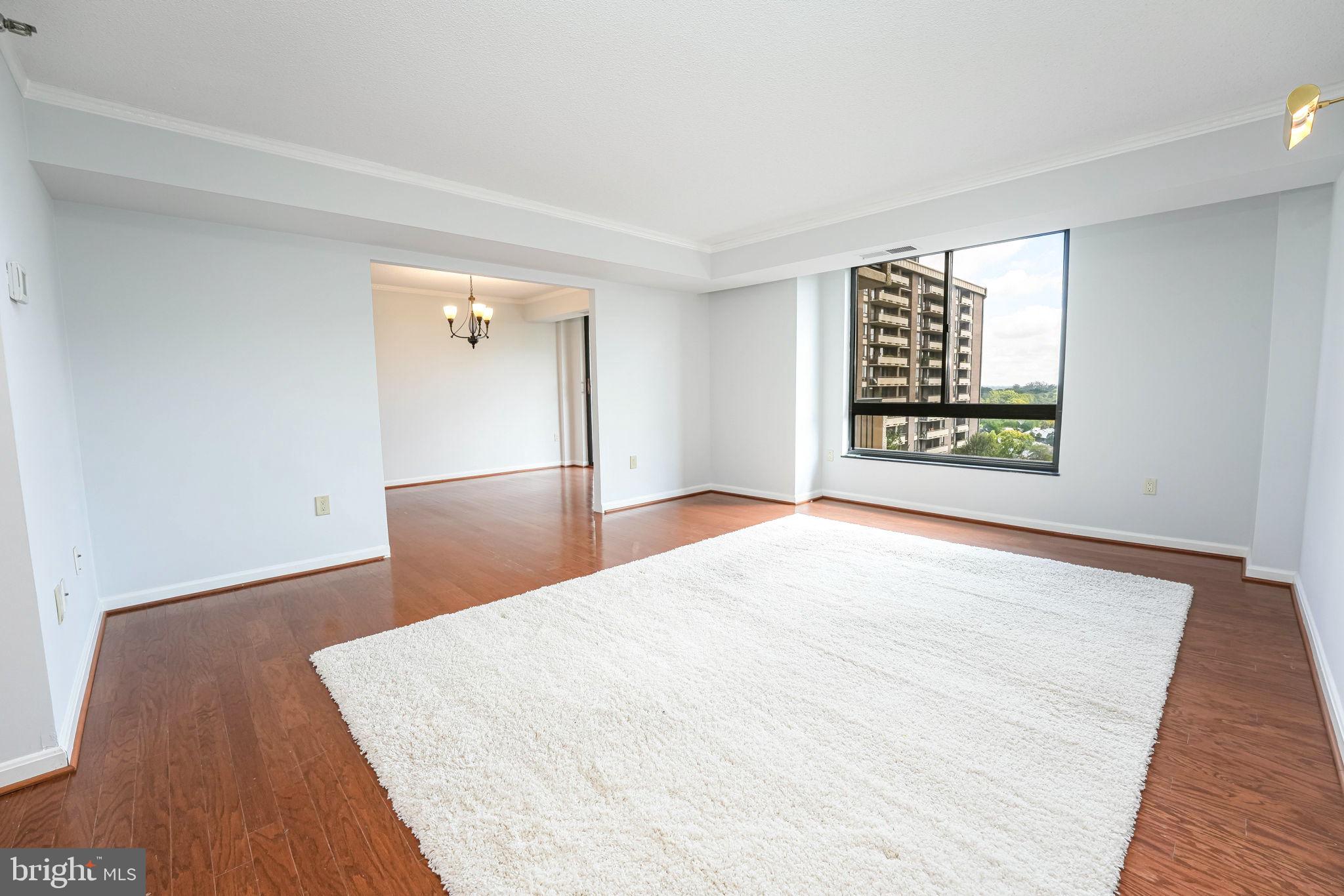1808 Old Meadow Road, Unit 912 McLean, VA 22102 - Photo 9 of 33 Spacious living