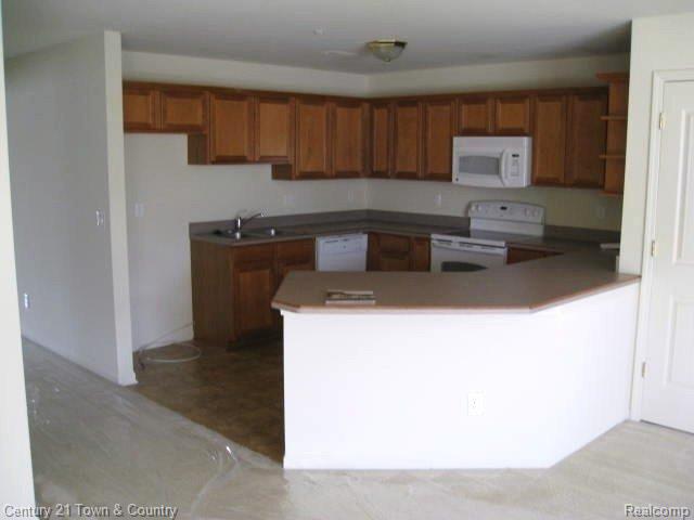 34116 Utica Road Fraser, MI 48026 - Photo 4 of 13 4 Kitchen