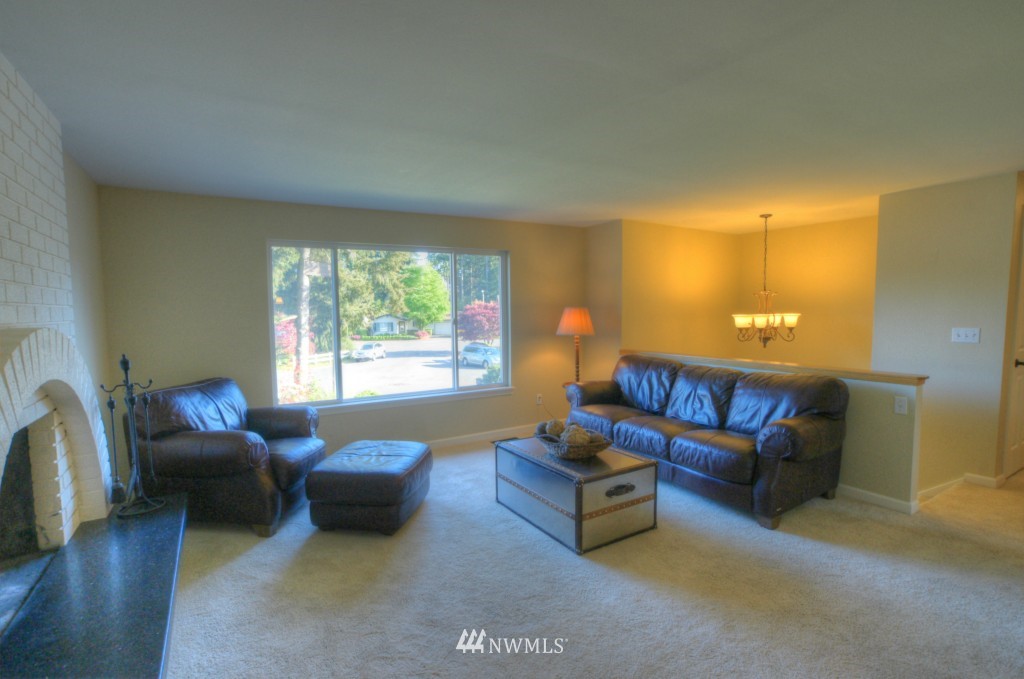 2319 165th Place Southeast Bothell, WA 98012 - Photo 4 of 25