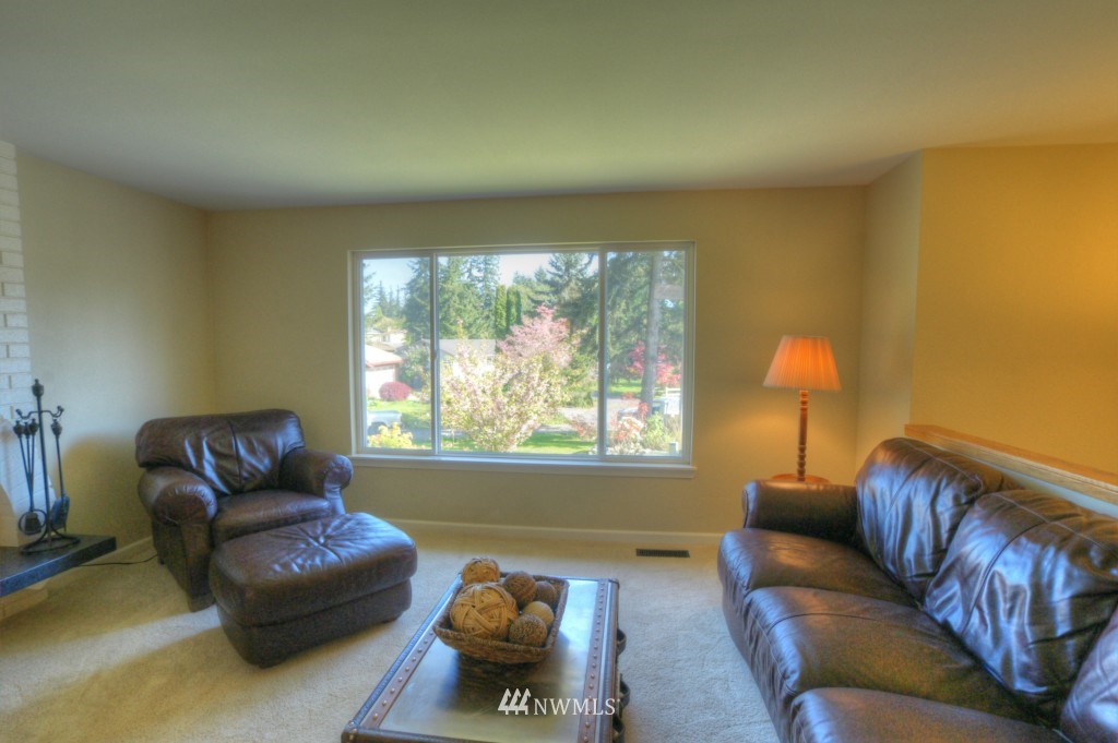 2319 165th Place Southeast Bothell, WA 98012 - Photo 5 of 25