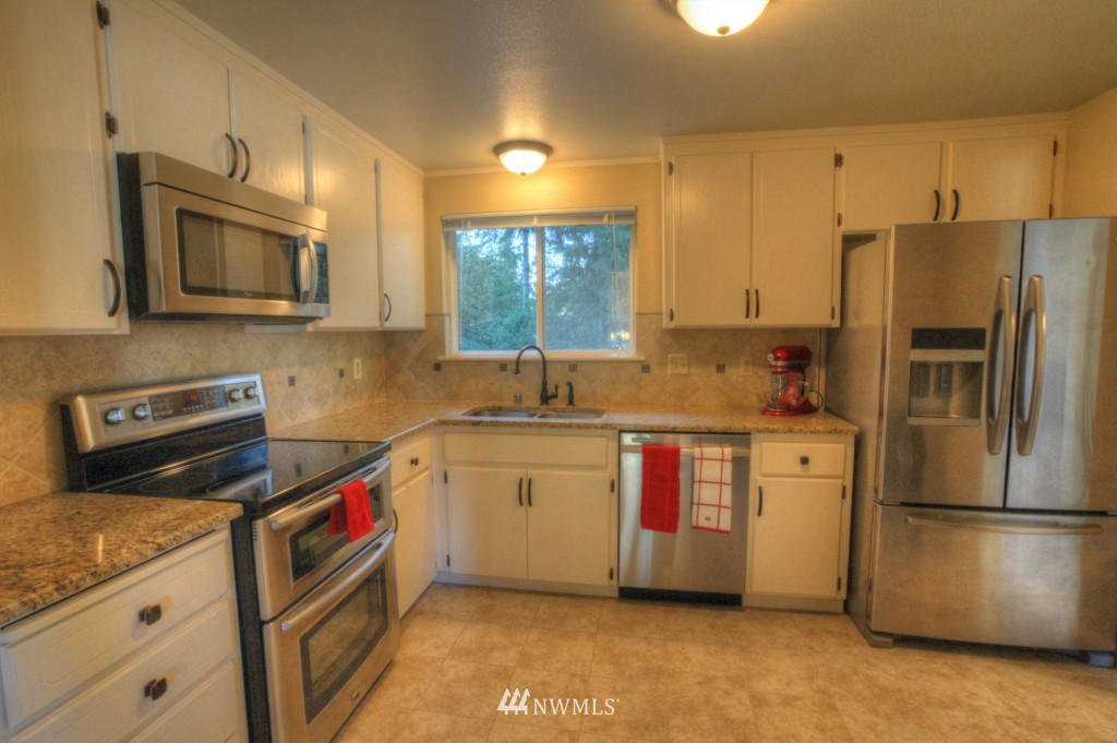 2319 165th Place Southeast Bothell, WA 98012 - Photo 6 of 25