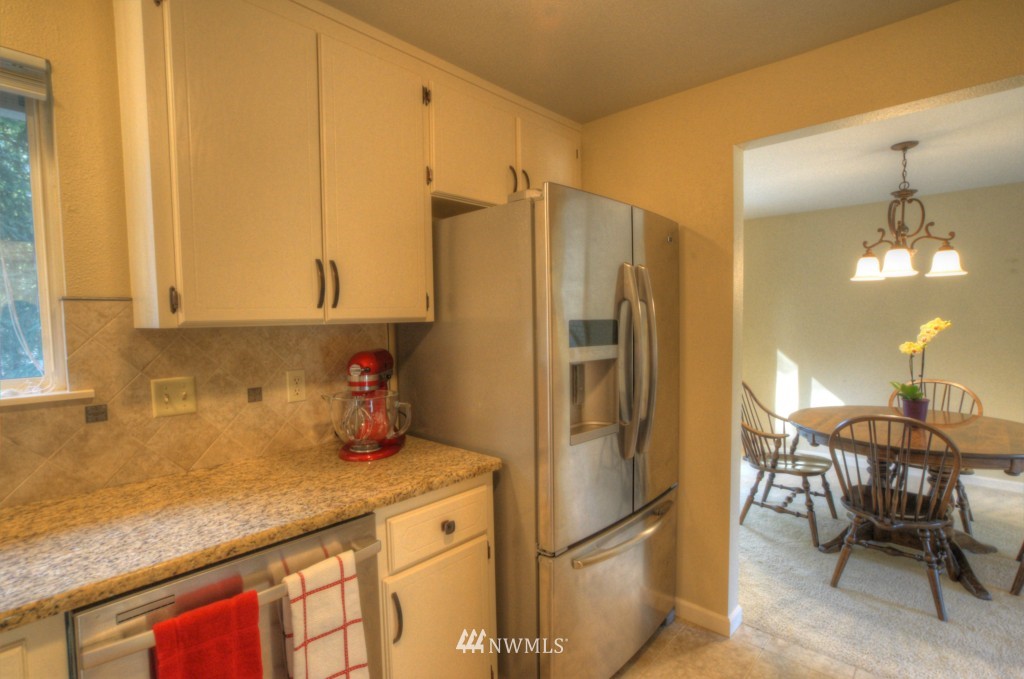 2319 165th Place Southeast Bothell, WA 98012 - Photo 8 of 25