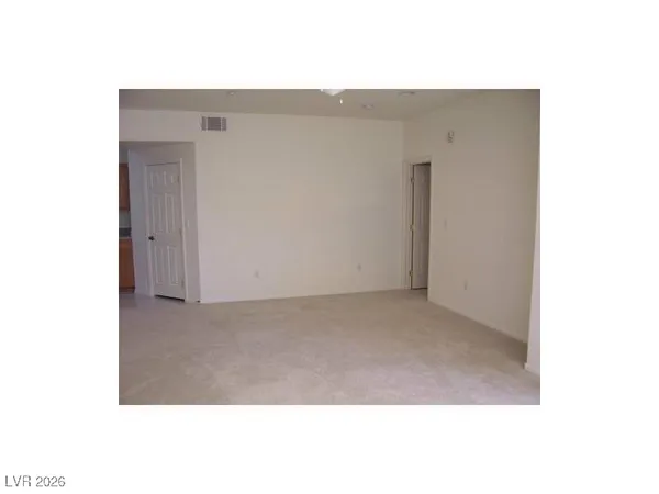 $1,600 | 5855 Valley Drive, Unit 2029, North Las Vegas, NV 89031