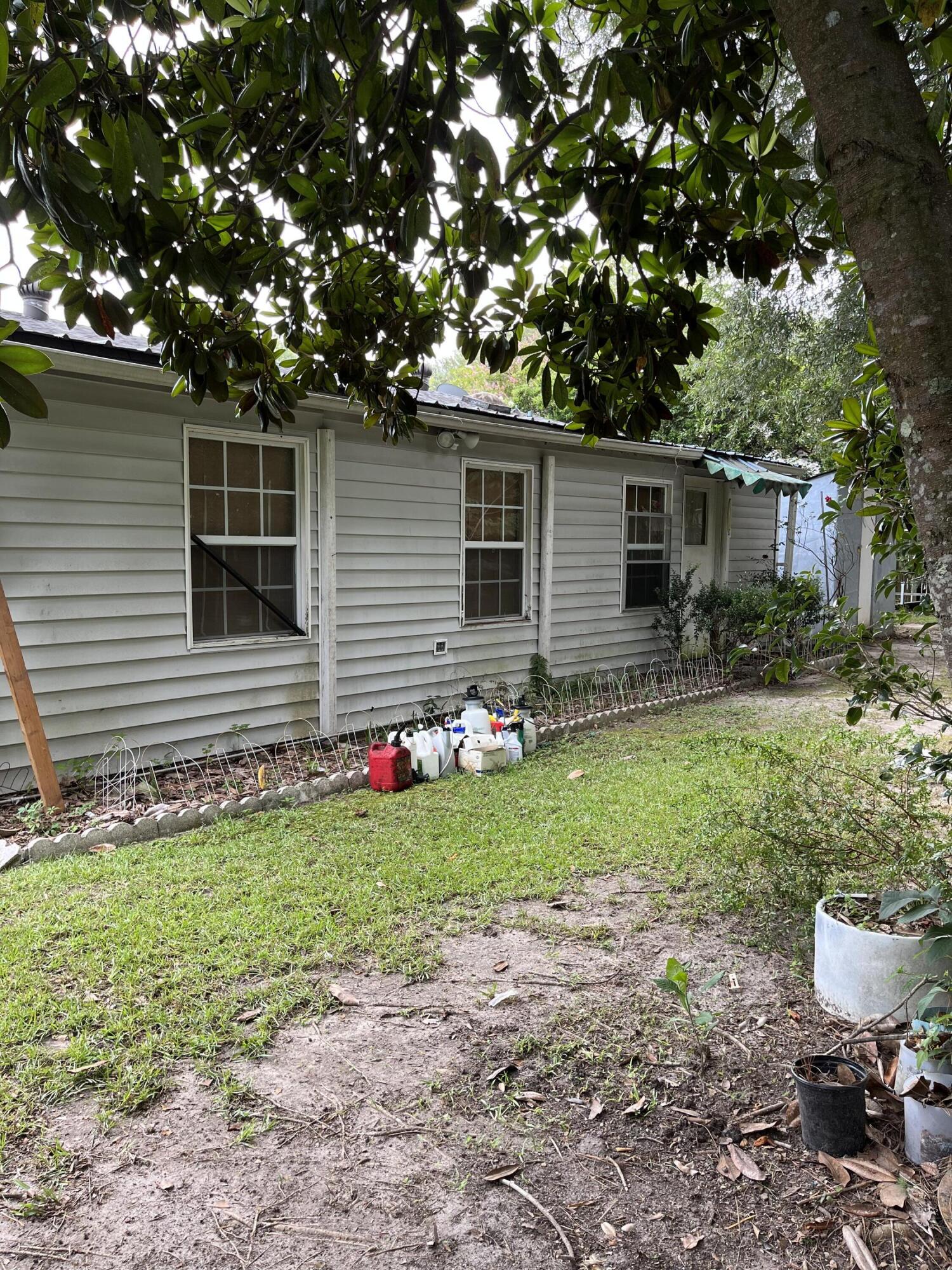 8556 Delhi Road North Charleston, SC 29406 - Photo 5 of 16 IMG_7530