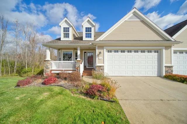 $339,900 | 4650 Suffolk Lane, Unit 31, Jackson, MI 49201