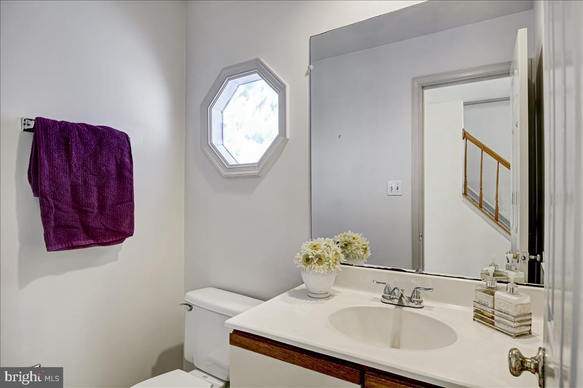 809 Hollywood Avenue Silver Spring, MD 20904 - Photo 19 of 36 Powder Room on Main Level
