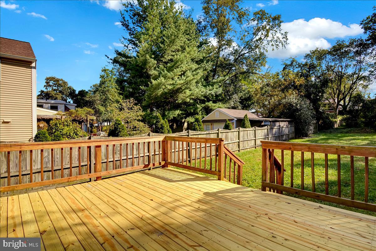 809 Hollywood Avenue Silver Spring, MD 20904 - Photo 32 of 36 Brand New Rear Deck