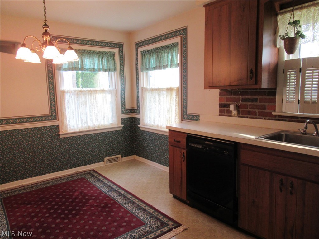 13024 Grannis Road Cleveland, OH 44125 - Photo 3 of 23 Gallery Image 3