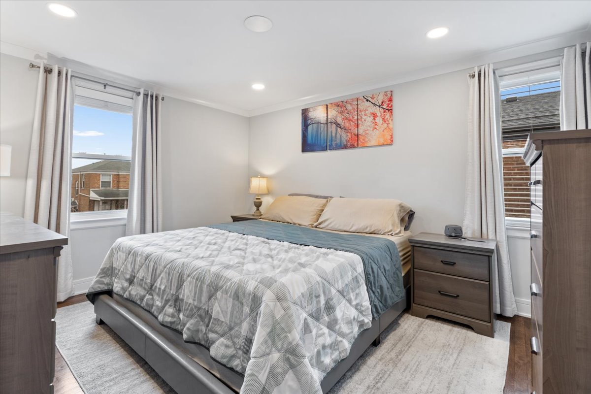 5542 North Osceola Avenue Chicago, IL 60656 - Photo 12 of 19