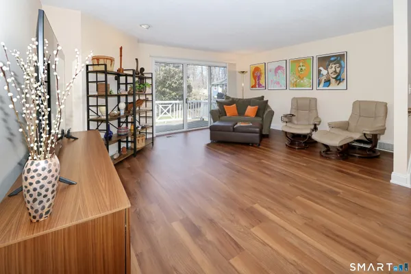 $579,000 | 4025 Park Avenue, Unit 4025, Fairfield, CT 06825
