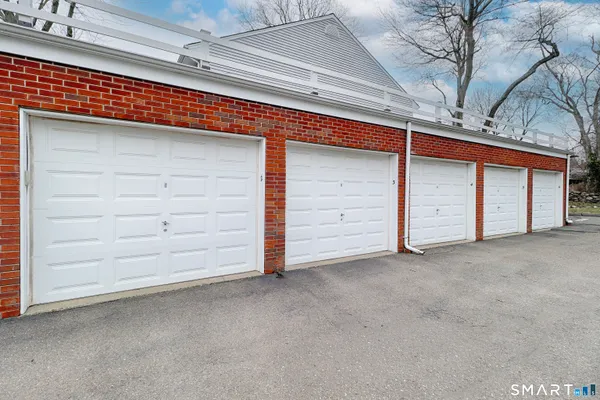 $579,000 | 4025 Park Avenue, Unit 4025, Fairfield, CT 06825
