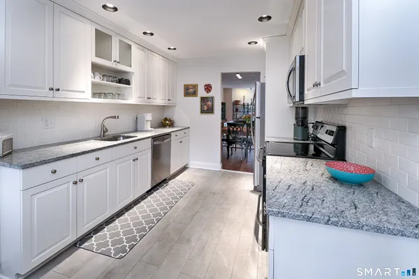 $579,000 | 4025 Park Avenue, Unit 4025, Fairfield, CT 06825