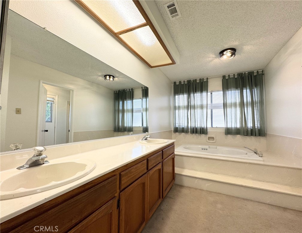 208 Deborah Court Riverside, CA 92507 - Photo 12 of 17 En Suite