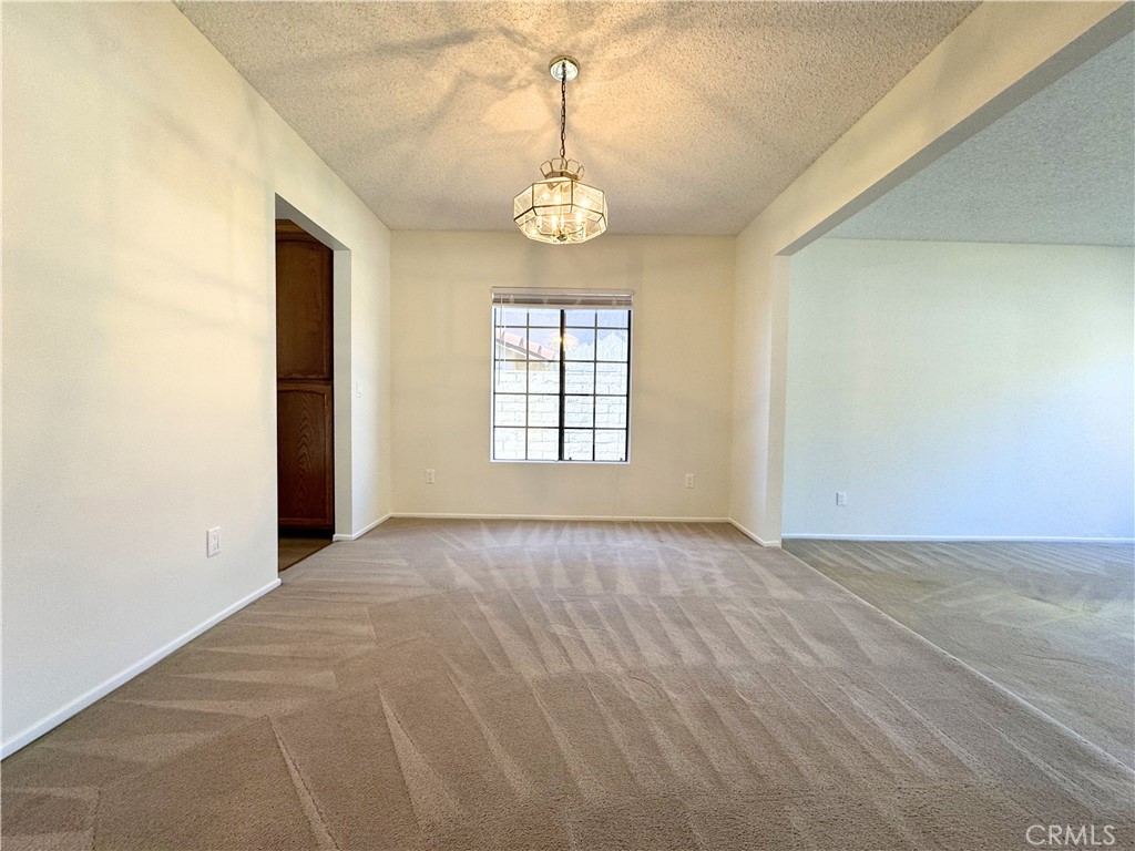 208 Deborah Court Riverside, CA 92507 - Photo 4 of 17 Dining room