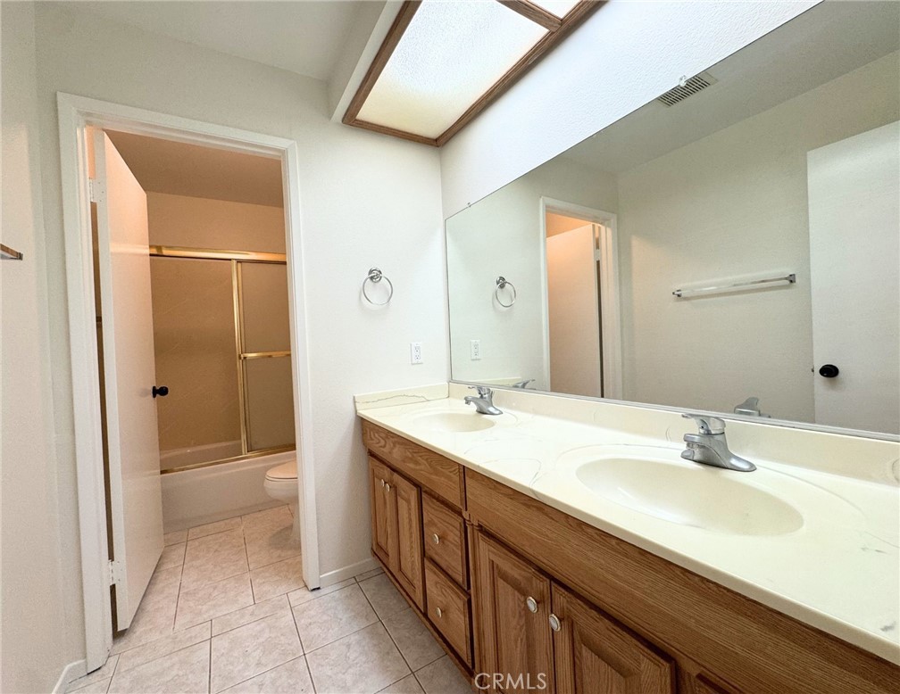 208 Deborah Court Riverside, CA 92507 - Photo 7 of 17 Main Bathroom.