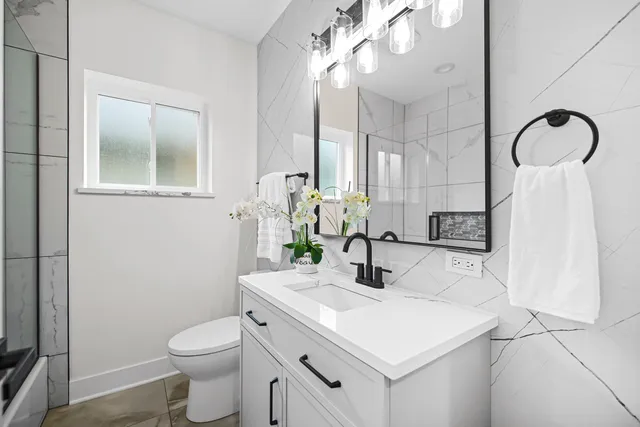 $559,900 | 3343 North Narragansett Avenue, Chicago, IL 60634