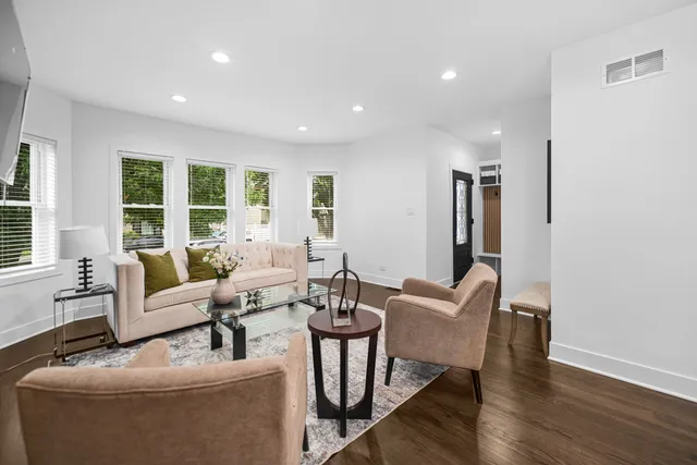 $559,900 | 3343 North Narragansett Avenue, Chicago, IL 60634