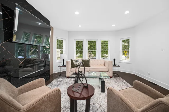 $559,900 | 3343 North Narragansett Avenue, Chicago, IL 60634