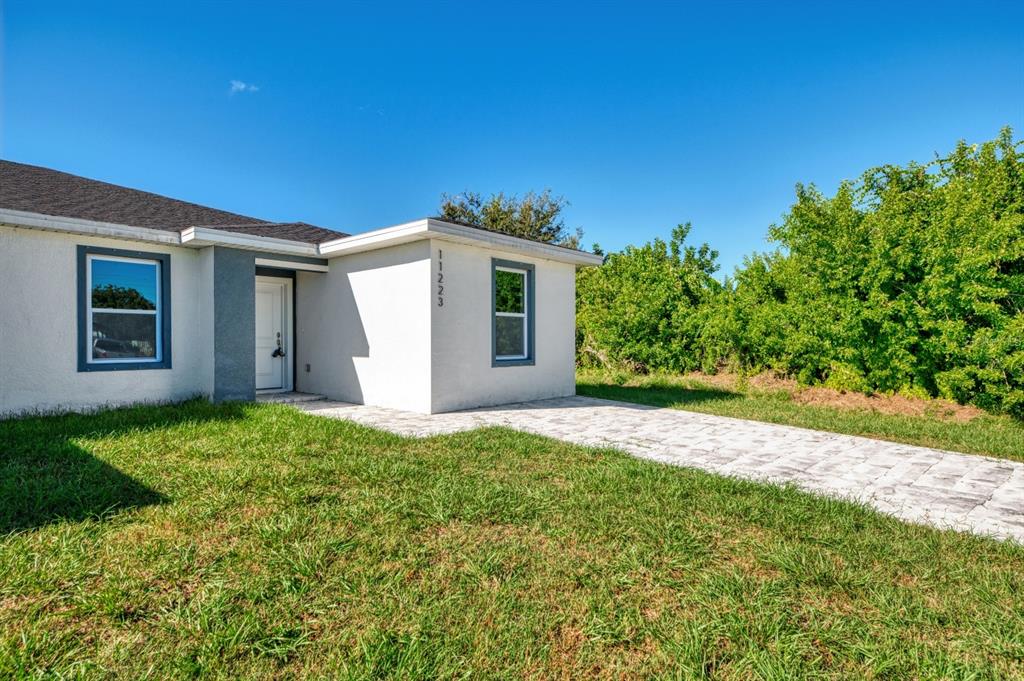 11223 Pendleton Avenue Englewood, FL 34224 - Photo 3 of 86