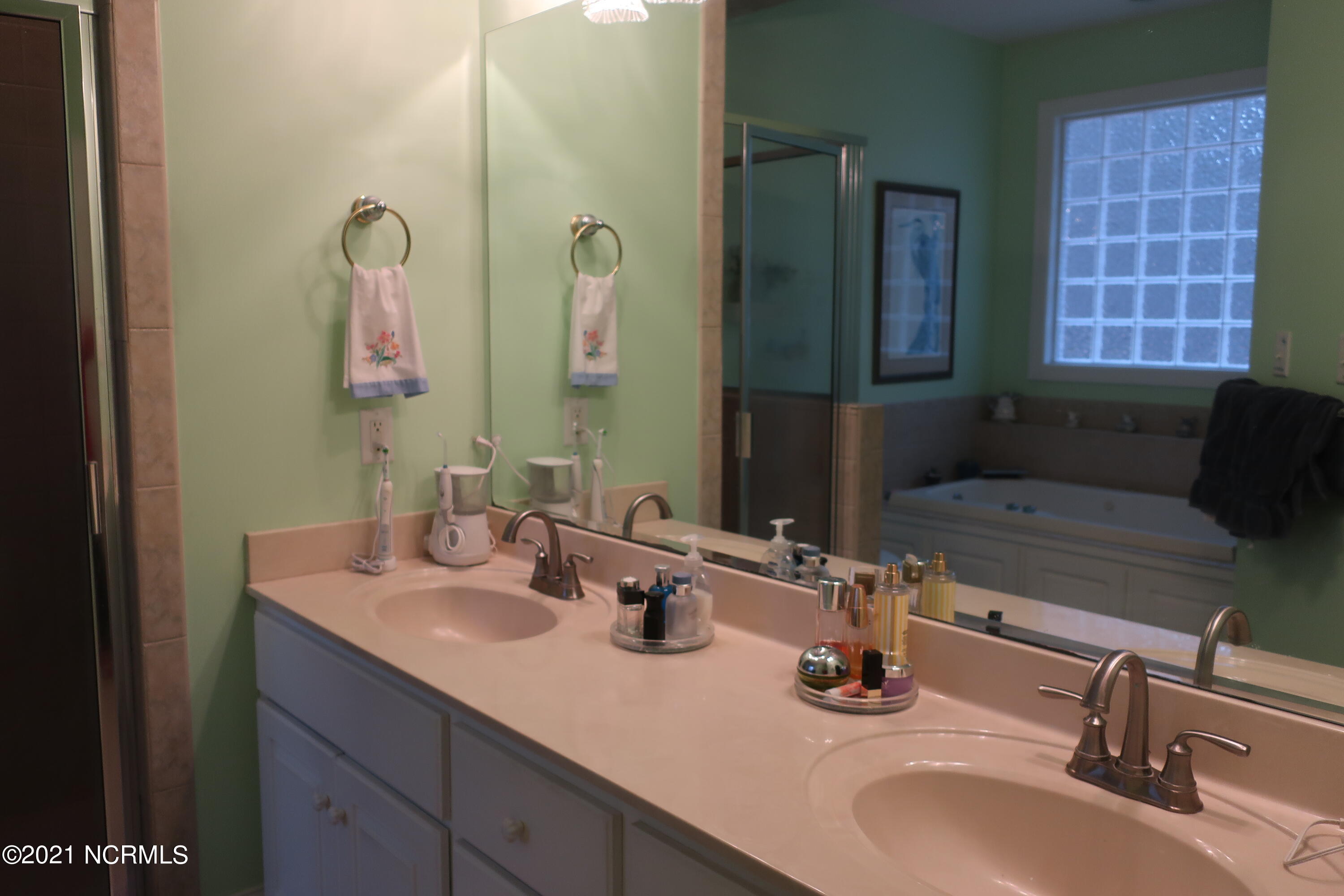 206 Channel Run Washington, NC 27889 - Photo 22 of 29 022 master bathroom 2