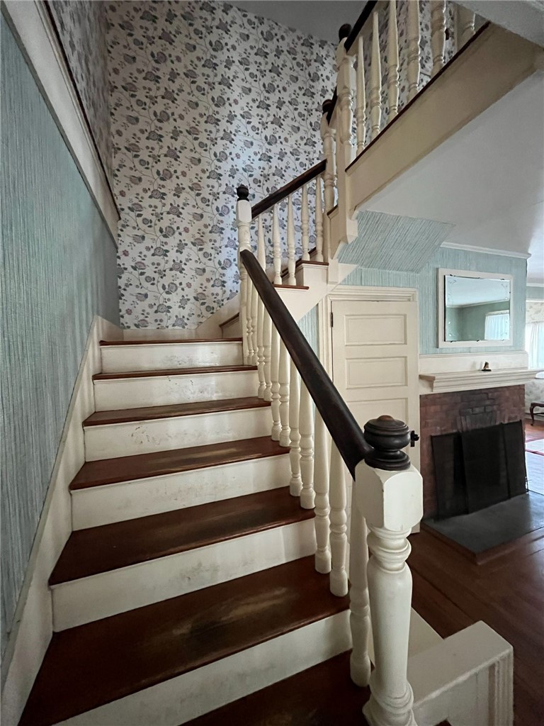 127 Longfellow Road Jamestown, RI 02835 - Photo 19 of 21 Stairs Up