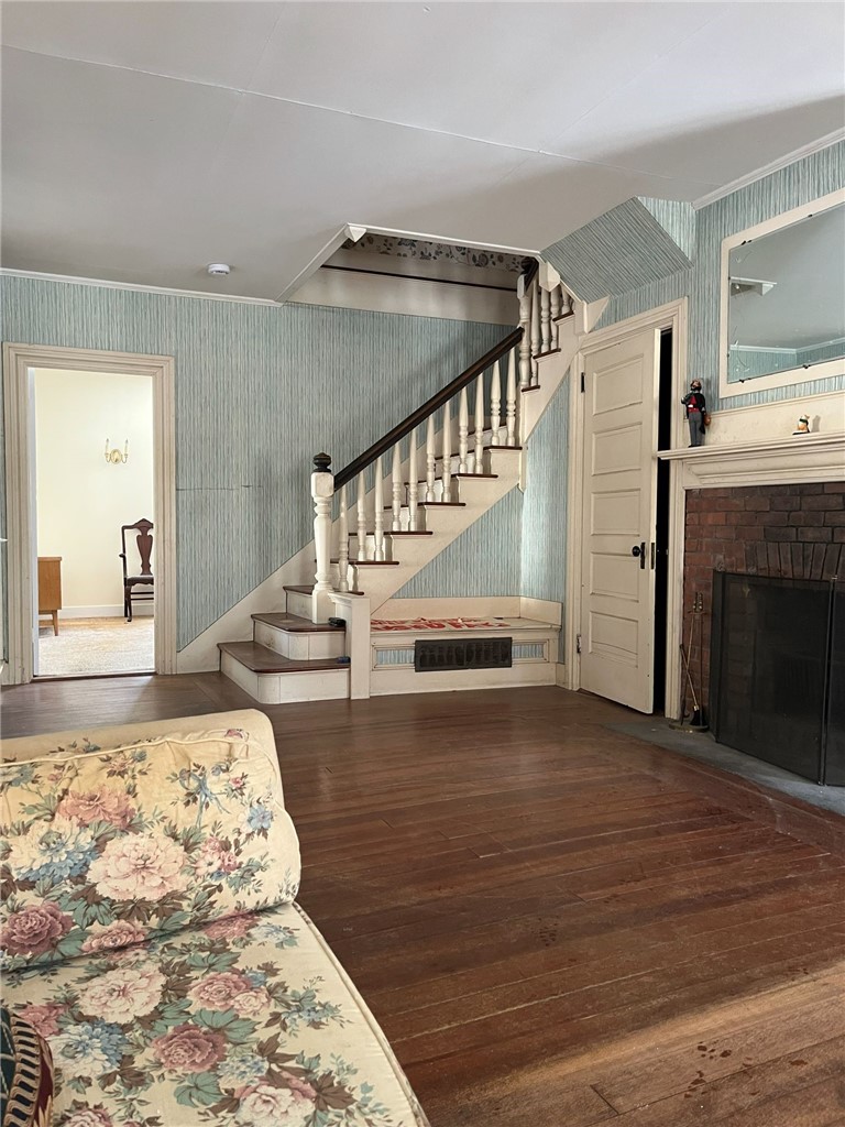127 Longfellow Road Jamestown, RI 02835 - Photo 2 of 21 LR Partial
