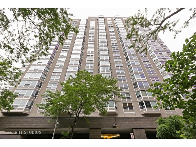 720 West Gordon Terrace, Unit 8H Chicago, IL 60613 - Photo 1 of 10