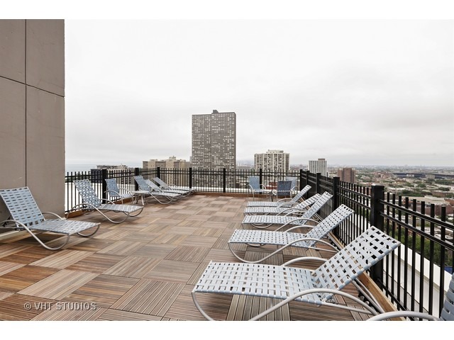 720 West Gordon Terrace, Unit 8H Chicago, IL 60613 - Photo 9 of 10