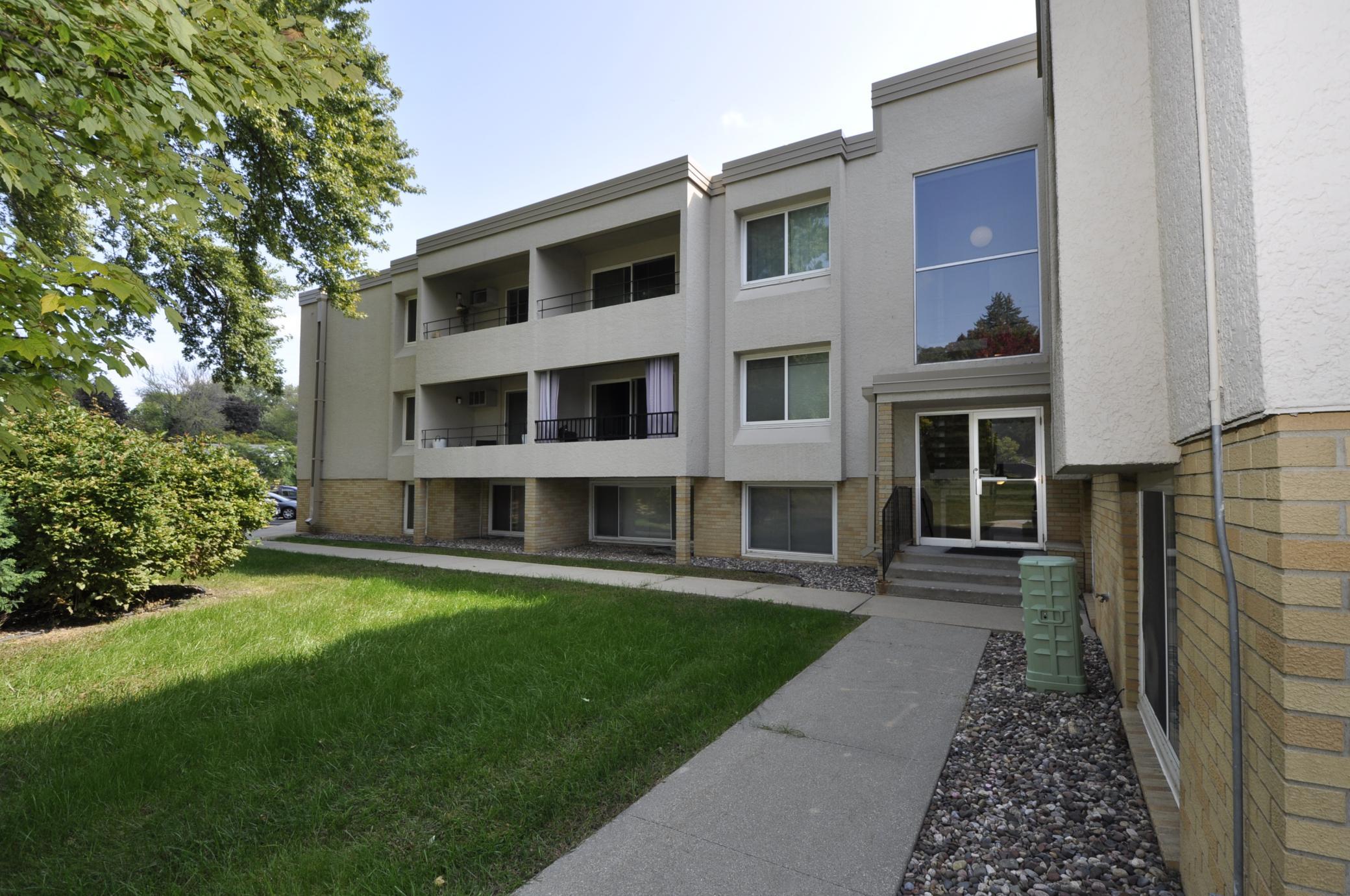 2011 Viking Drive Northwest, Unit 27 Rochester, MN 55901 - Photo 14 of 26