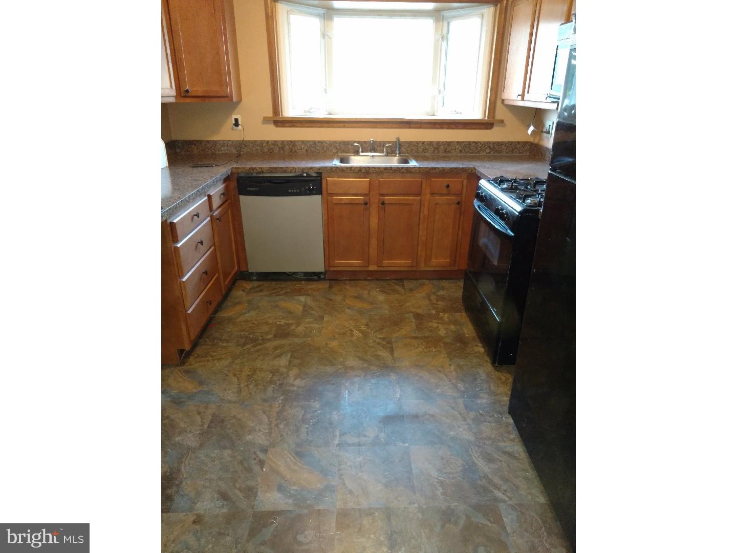 3734 Academy Road Philadelphia, PA 19154 - Photo 6 of 25 Kitchen