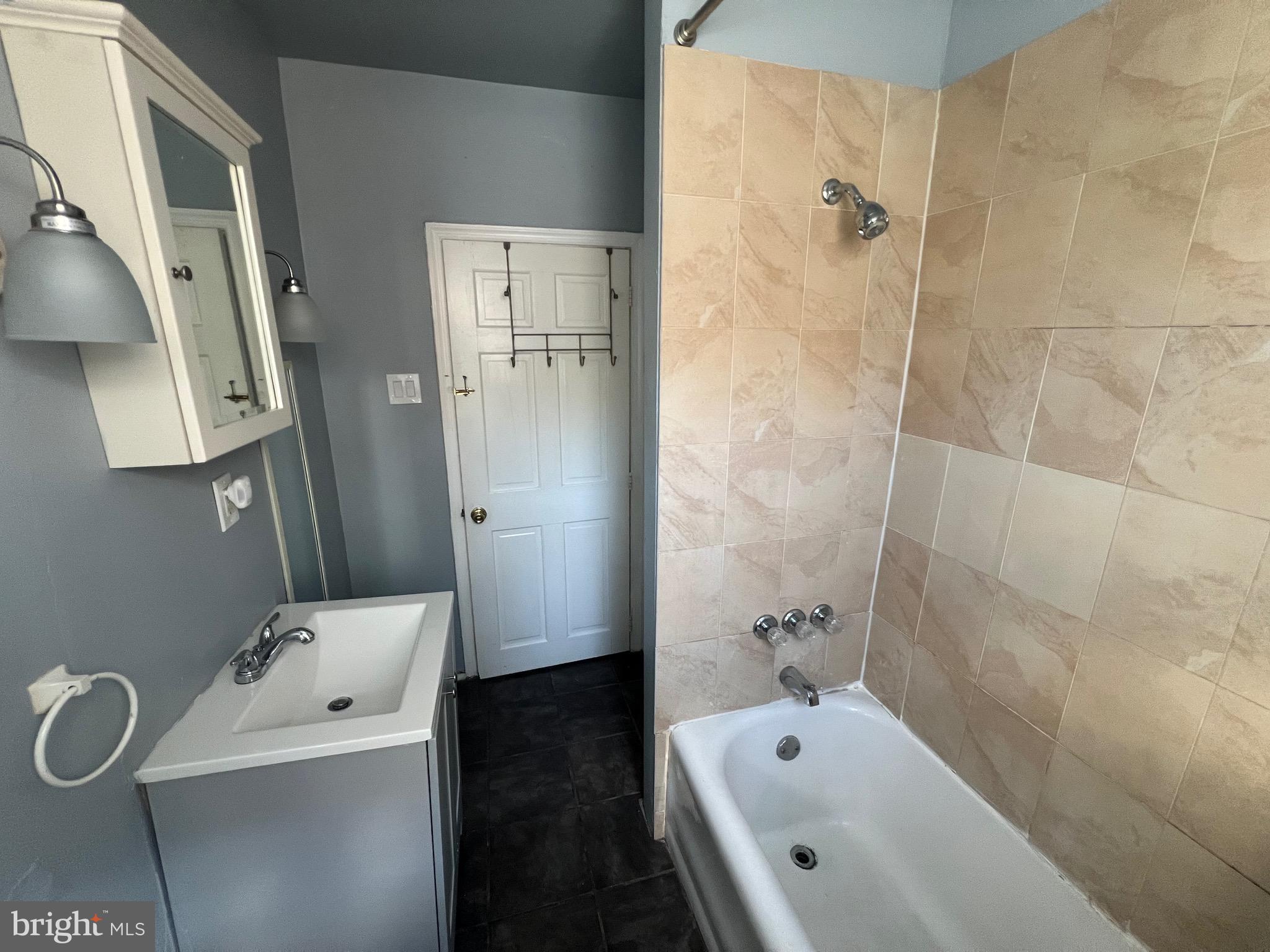 1705 Harrison Street, Unit 2 Philadelphia, PA 19124 - Photo 3 of 8