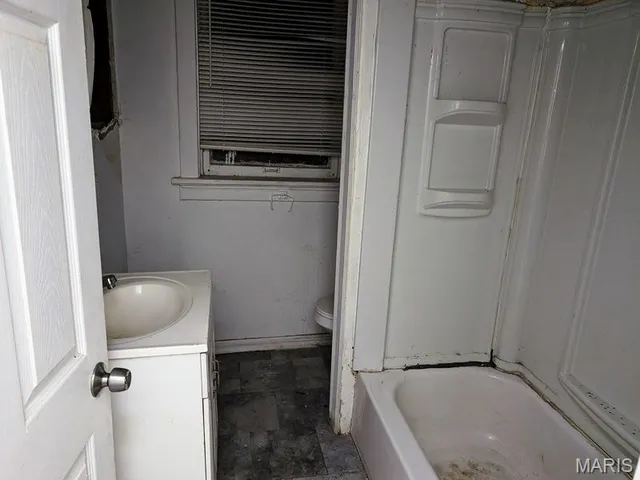 $79,900 | 311 Eichelberger Street, St. Louis, MO 63111