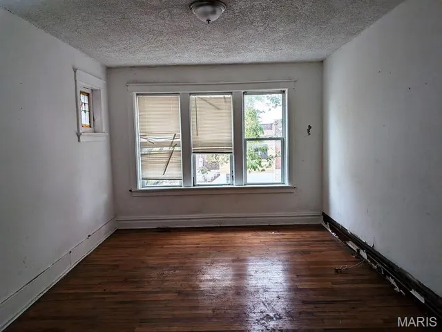 $79,900 | 311 Eichelberger Street, St. Louis, MO 63111