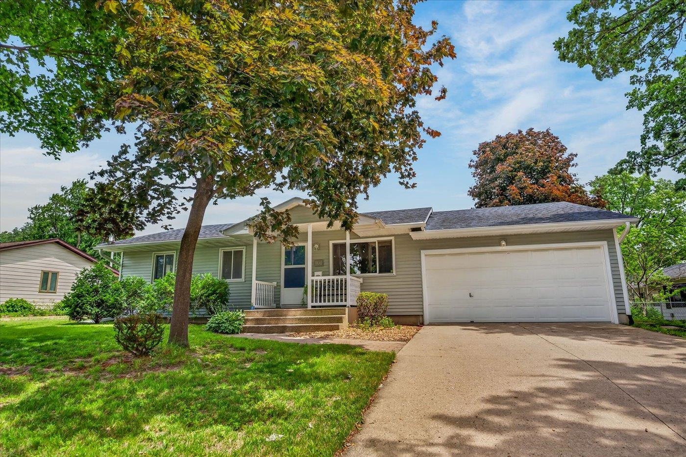 33 Belmont Road Madison, WI 53714 - Photo 3 of 40
